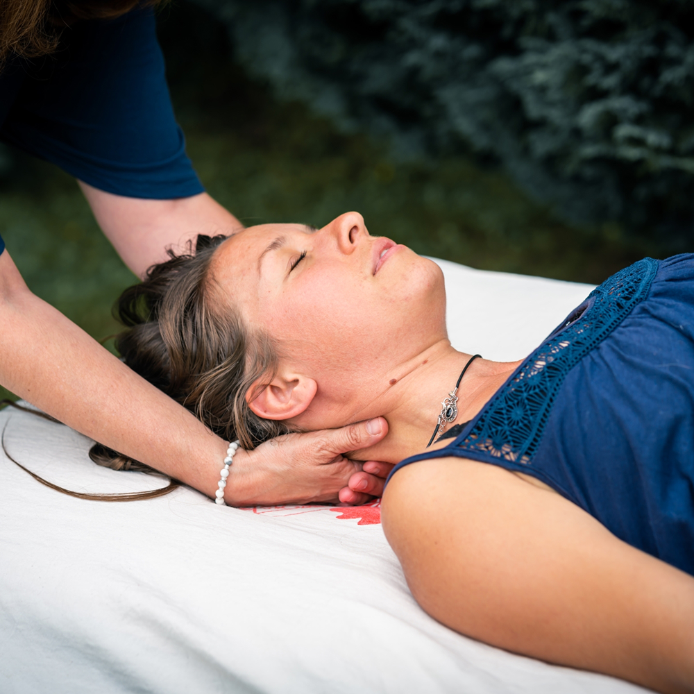 Shiatsu de la nuque et des épaules, toucher doux et adapté